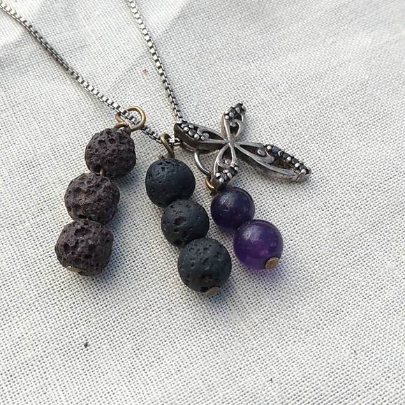 Group of 4 Vintage Necklaces, Various Lengths & Designs, Beads, Pendants… - Picture 12 of 16